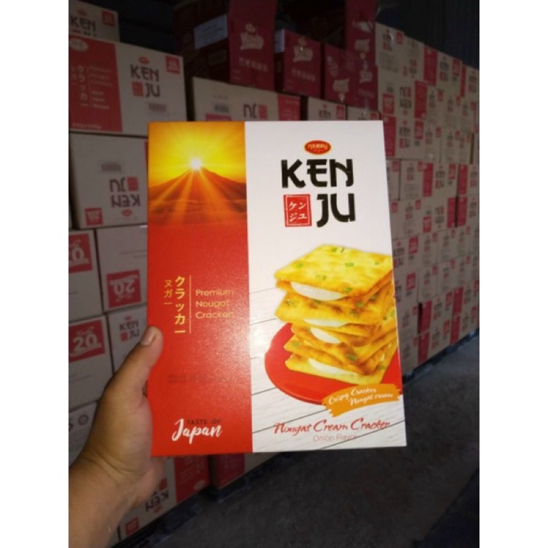 Bánh Quy Hành Kẹp Kem Dẻo Kenju hộp 18 gói 300GR