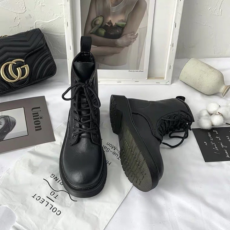 BOOTS DA LÌ SẴN HÀNG SL ÍT