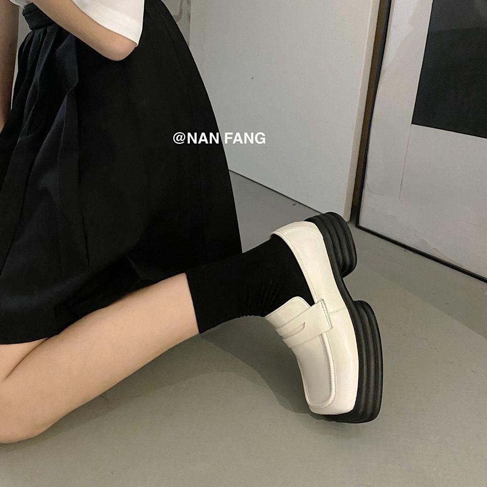 Đôi giày lười đế dày thiết kế mới thời trang mùa hè theo phong cách nhật bản 2021