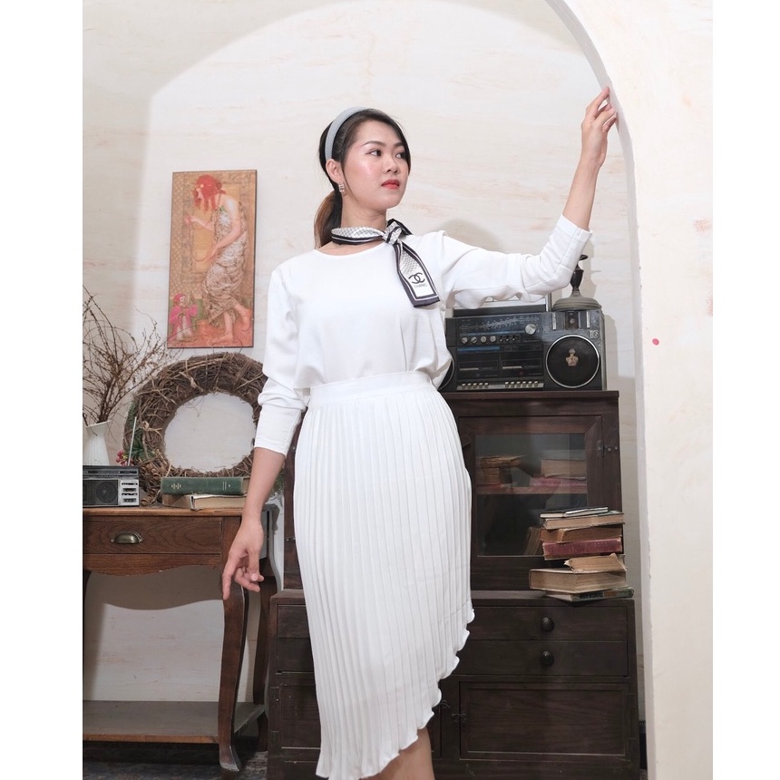 Xenina Set - Set lụa áo + chân váy dài xếp ly vạt chéo