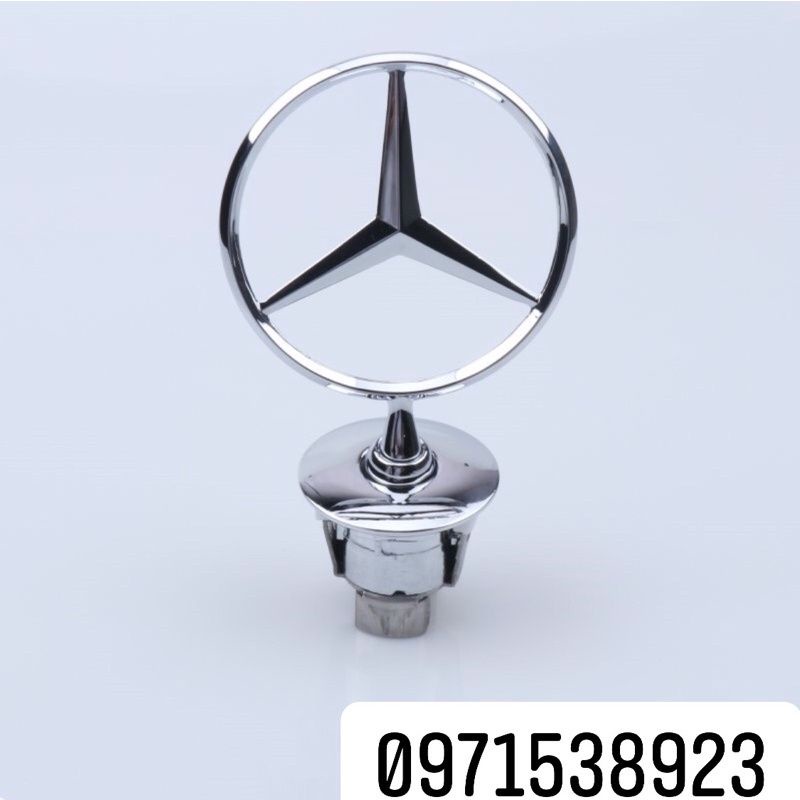 Logo nắp capo phía trước đầu xe MERCEDES-BENZ - Chất liệu: Hợp kim mạ crom cao cấp có tem hãng