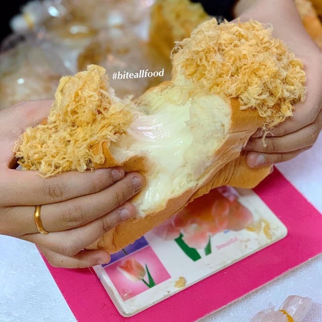 Bánh mì phô mai chà bông tan chảy 400gr bánh lớn