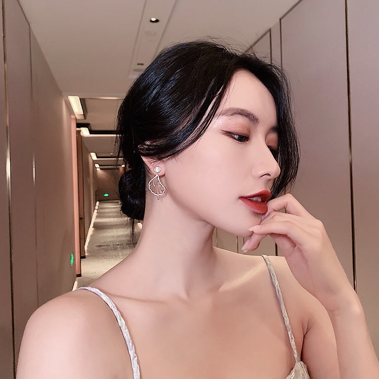 Khuyên tai tua dài rẻ quạt phong cách , bông tai titan nữ tính KT24