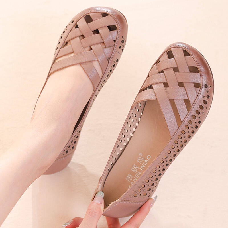 Xăng đan Da Mềm Chống Trượt Thoải Mái Cho Phụ Nữ Trung Niên