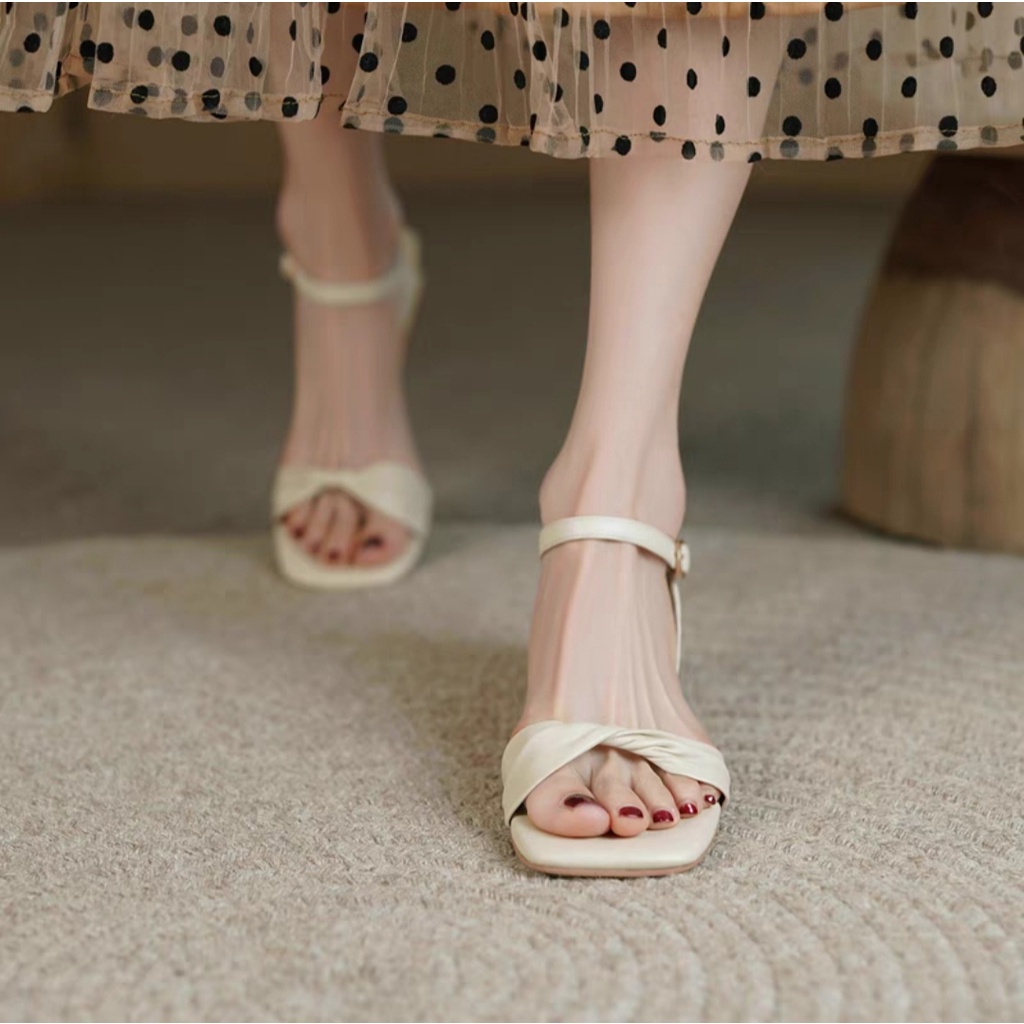 Sandal cao gót phối quai xếp ly xinh xắn mã v20