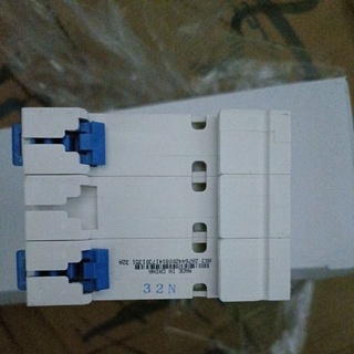 Aptomat 3p 32a CB 3 pha C32 MCB attomat 380V