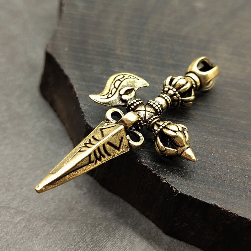 Tượng trang trí móc treo Kim Cang thiết Chùy chất liệu đồng thau chế tác thủ công đem lại nhiều may mắn hộ thể tài lộc