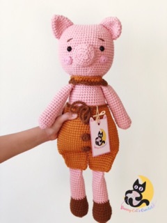 Bé heo handmade chân dài bằng len
