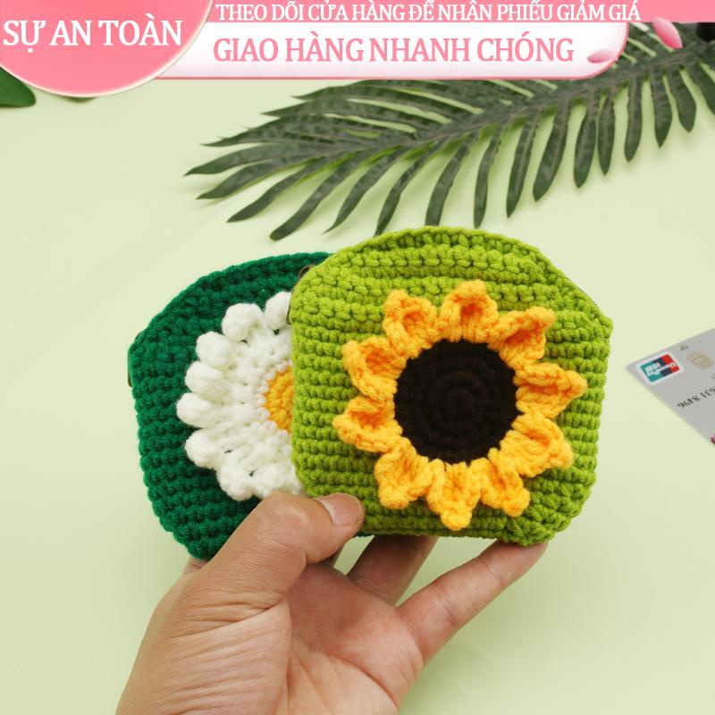 ☾☍∈Ví tiền xu đan hoa ngọt ngào Cô gái cầm trên tay chủ thẻ Cuốn sách nhỏ màu đỏ với những chiếc túi len làm bằng giống