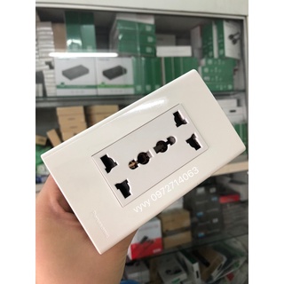 Ổ cắm điện đôi 3 chấu đa năng chuẩn Anh nắp âm tường dùng mặt Panasonic