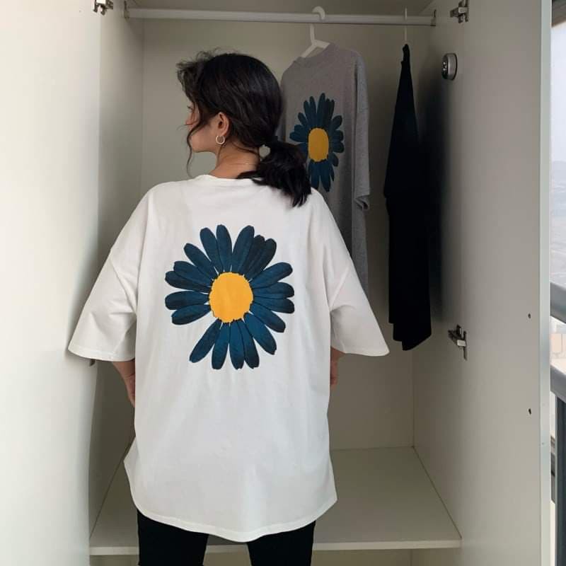Áo phông thụng hoa cúc in lưng