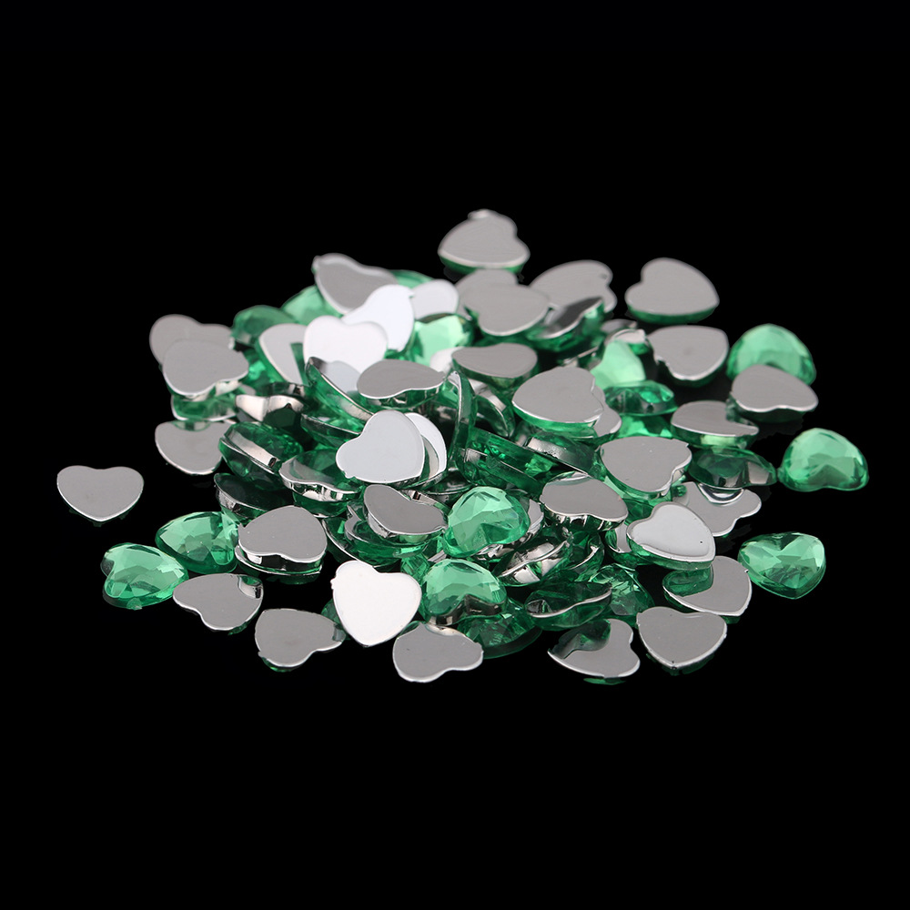 Phụ kiện trang trí họa tiết trái tim bắt mắt sành điệu