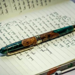 Bút gỗ resin