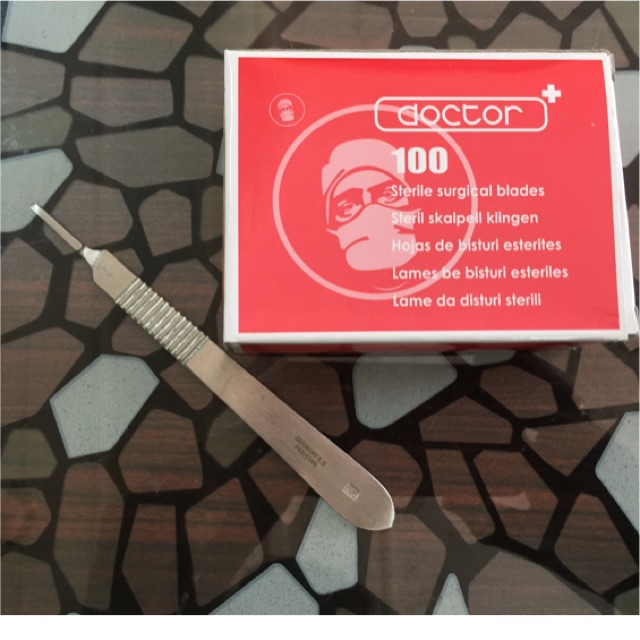 Cán dao mổ và lưỡi dao mổ hộp 100 lưỡi