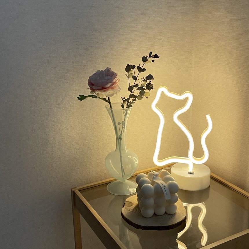 Đèn NEON LED có đế  dùng trang trí , làm đèn decor phòng ngủ , trang trí bàn học MOXI.