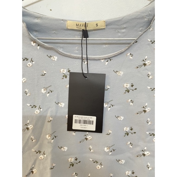 Áo croptop viền lai hoa nhí maybi newtag