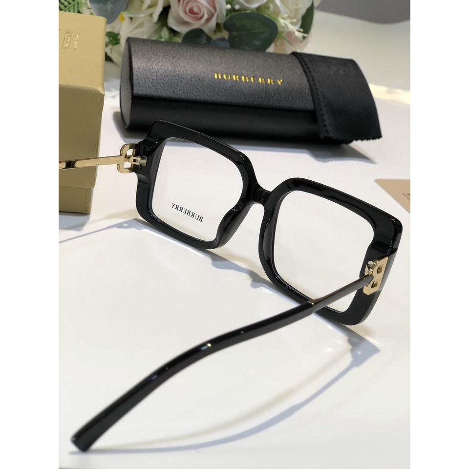 Kính Burberry