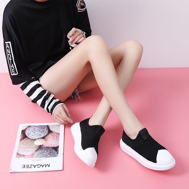 (Big Sales} GIÀY SLIP ON NỮ ĐẾ CAO QUAI CHÉO CHUN X (Giày Slip on đế trắng)