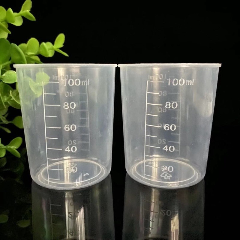 Cốc nhựa dùng đo lường 100ml tiện dụng