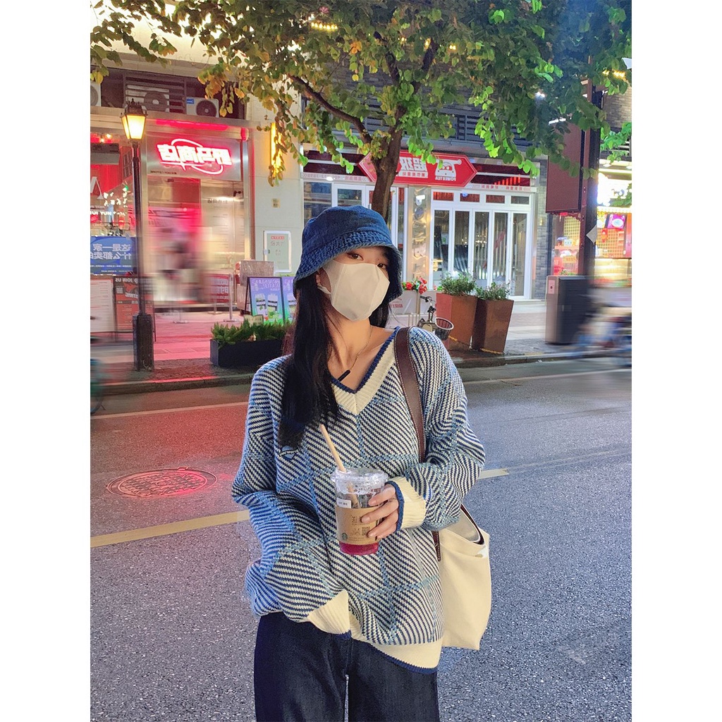 Áo len cổ chữ V dáng rộng phong cách Hàn Quốc thời trang cho nữ | BigBuy360 - bigbuy360.vn