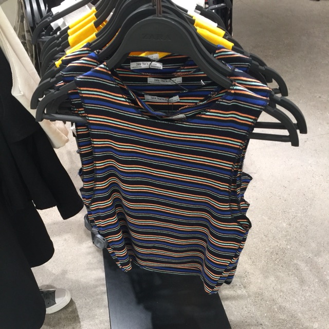 Áo croptop zara authentic (size s)