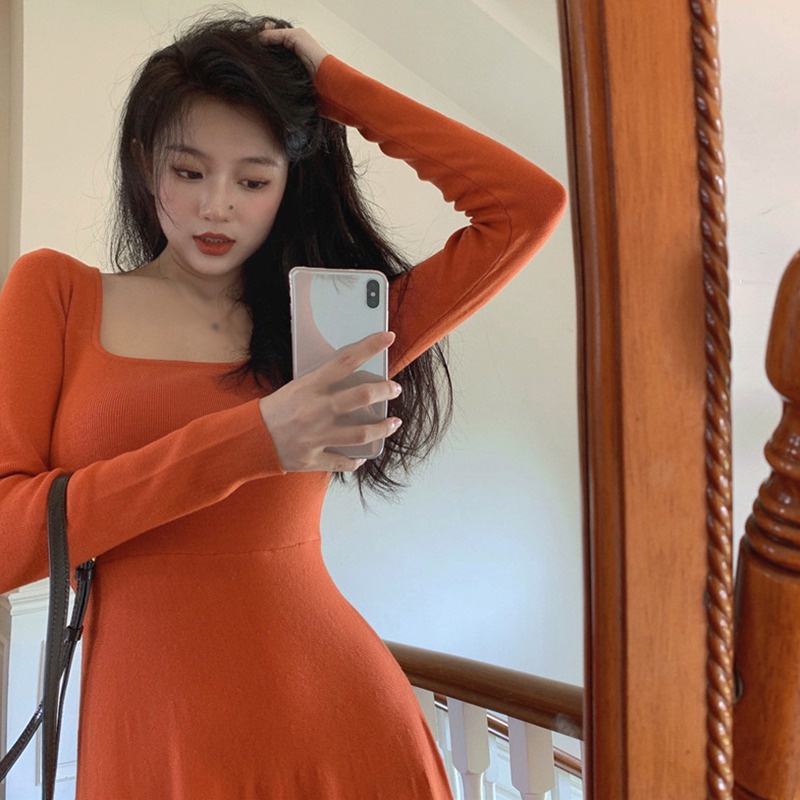 Đầm nữ ôm dáng tay dài cổ vuông màu sắc đơn giản sành điệu thời trang