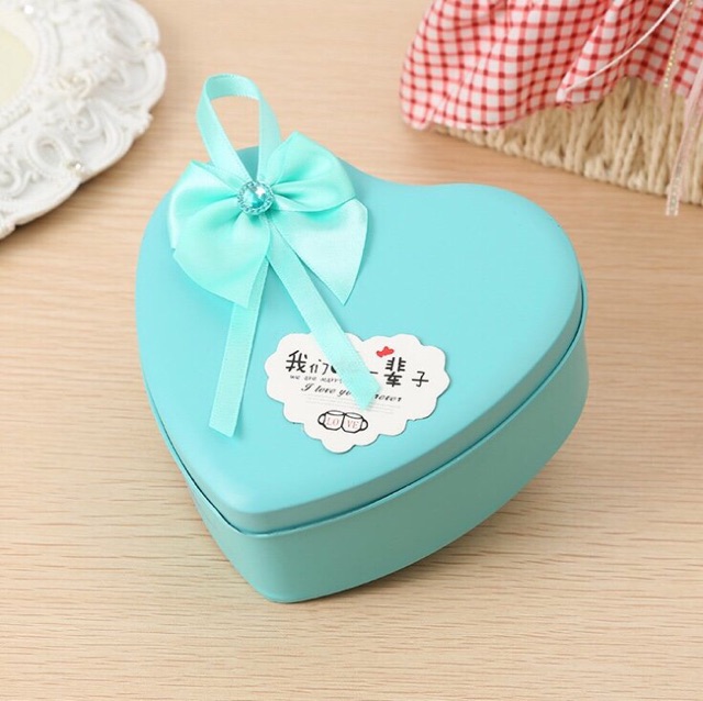 Quà 20/10 - Hộp thiếc hoa hồng sáp 11 bông | BigBuy360 - bigbuy360.vn