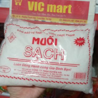 1 kg muối hạt sạch Duyến Hải luôn đồng hành cùng gia đình bạn.