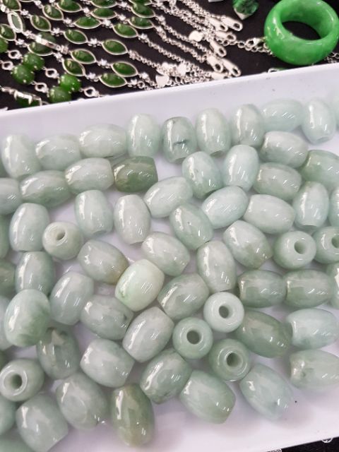 Lu thống phỉ thúy kèm dây đeo