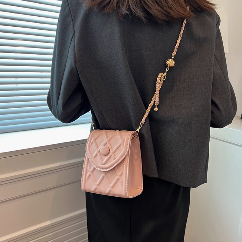 Túi đeo vai IELGY hình vuông màu trơn phối dây xích thời trang dành cho nữ