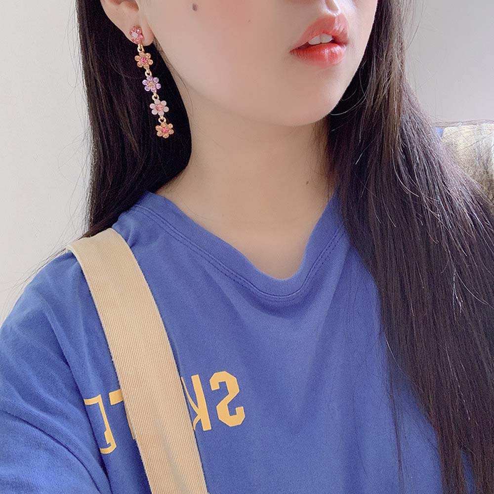 Khuyên tai nữ trang tạo hình độc đáo