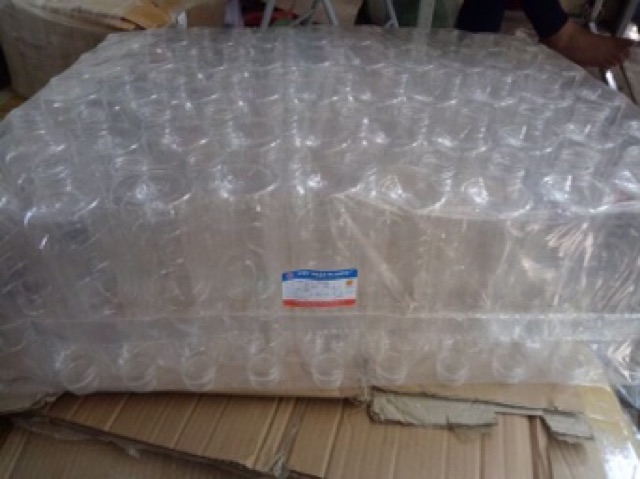 1 bịch 100 chai tròn 330ml đựng trà thái ( kèm nắp)