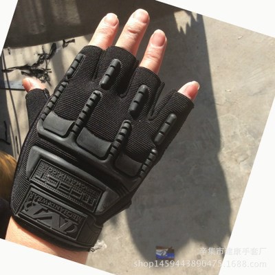 Găng tay chống nắng mechanix hở ngón màu đen