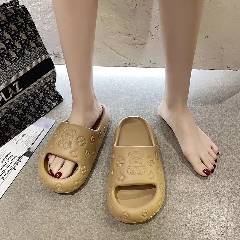 Dép bánh mì gấu dập nổi đế độn 4cm chất cao su mềm mang êm chân đi học đi chơi đi mưa - DL164