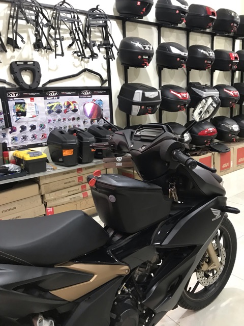 Thùng giữa Givi G12N kèm Pát Zin WinnerX