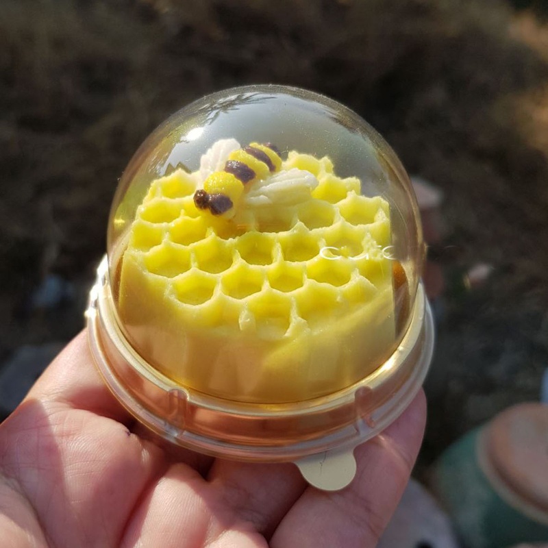 Khuôn Ép Làm Bánh Trung Thu Hình Hoa Và Ong 50g