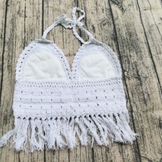 Bikini len móc tua rua