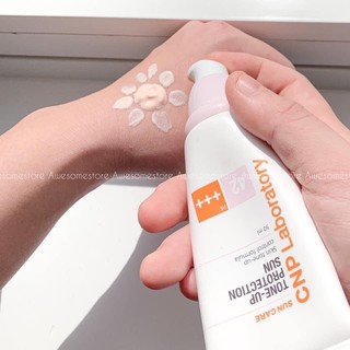 Kem chống nắng CNP 𝐋𝐚𝐛𝐨𝐫𝐚𝐭𝐨𝐫𝐲 𝐓𝐨𝐧𝐞-𝐔𝐩 𝐏𝐫𝐨𝐭𝐞𝐜𝐭𝐢𝐨𝐧 𝐒𝐮𝐧 𝐒𝐏𝐅𝟒𝟐 𝐏𝐀 +++ 50ml
