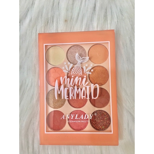 bảng màu mắt 1 hộp có 12 ô màu