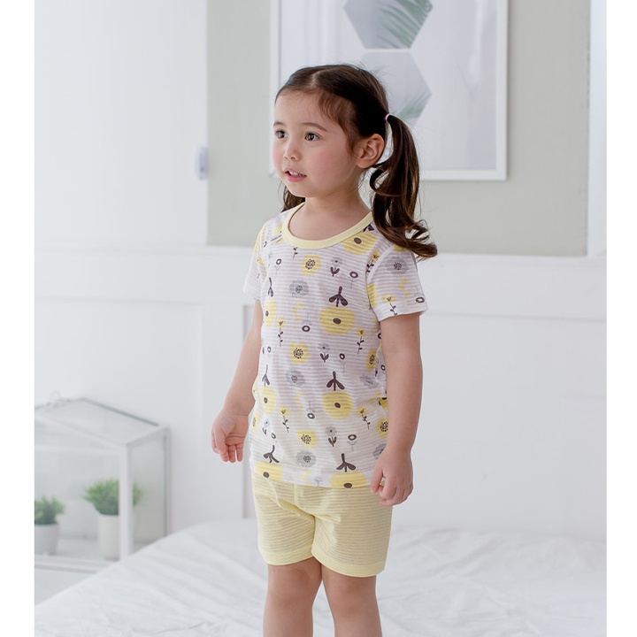 Set Quần Áo Mặc Nhà Vải Thoáng Khi, Họa Tiết Daisy Prancling Cho Bé Từ 17-20kg - K2V Shop