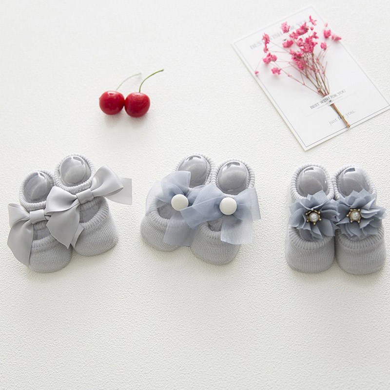 Set 3 Đôi Tất Cotton Chống Trượt Dễ Thương Cho Bé