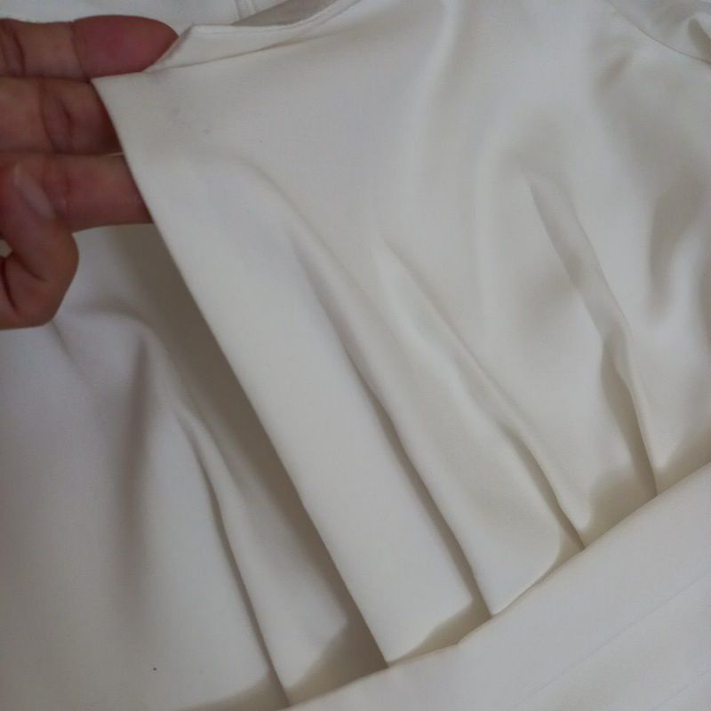 Váy trắng Zara