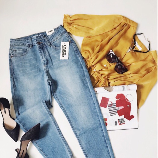 jeans boyfriend đáy cao nút lệch