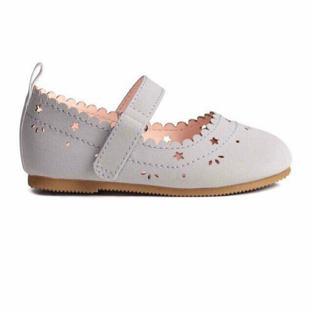 Giày cho bé gái
