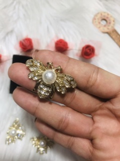 Cài áo ong đính đá . KT 3 x 4cm