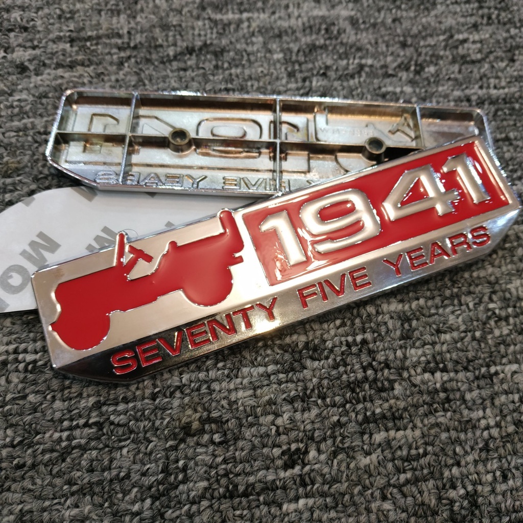Logo dán xe Jeep 1941 seventy five years dài 13.8x4cm