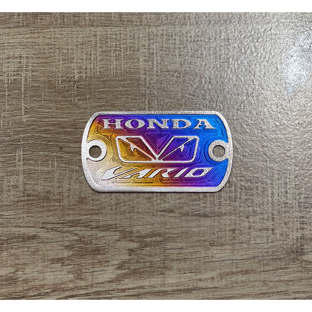 Dán Nắp Bình Dầu Titan Cho Nhiều Loại Xe