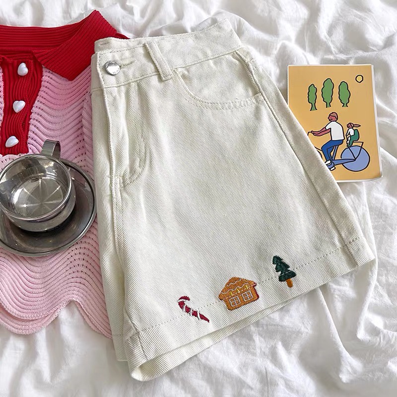 𝗺𝗶𝗲 𝘀𝘁𝘂𝗱𝗶𝗼 - SẴN M Quần short trắng cúc cài thêu hình dễ thương