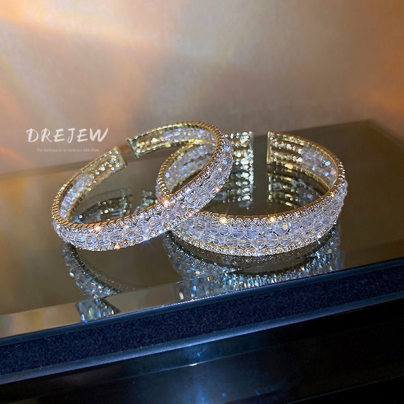 Vòng Tay Đính Hạt Pha Lê Trắng Sang Trọng | BigBuy360 - bigbuy360.vn