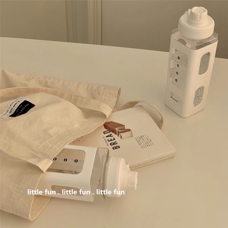 Bình nước nhựa viền trắng 700-900ml